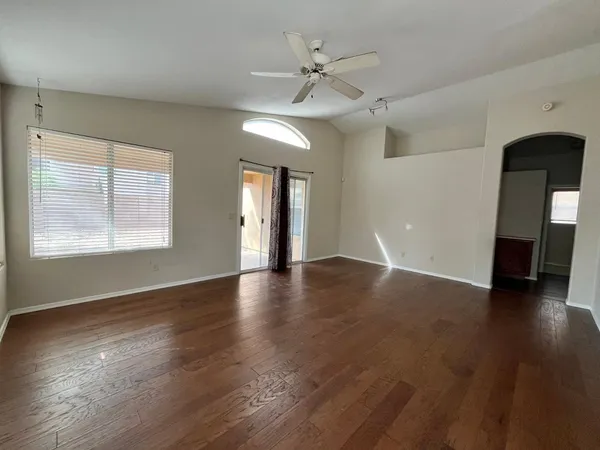 $1,850 | 7439 West Crest Lane, Glendale, AZ 85310