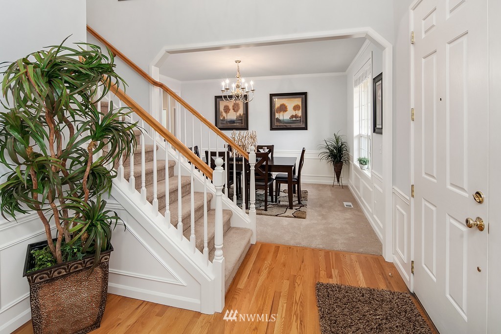 20817 39th Drive Southeast Bothell, WA 98021 - Photo 3 of 25 Gallery Image 3