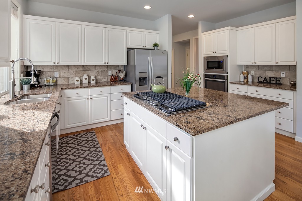 20817 39th Drive Southeast Bothell, WA 98021 - Photo 8 of 25 Gallery Image 8