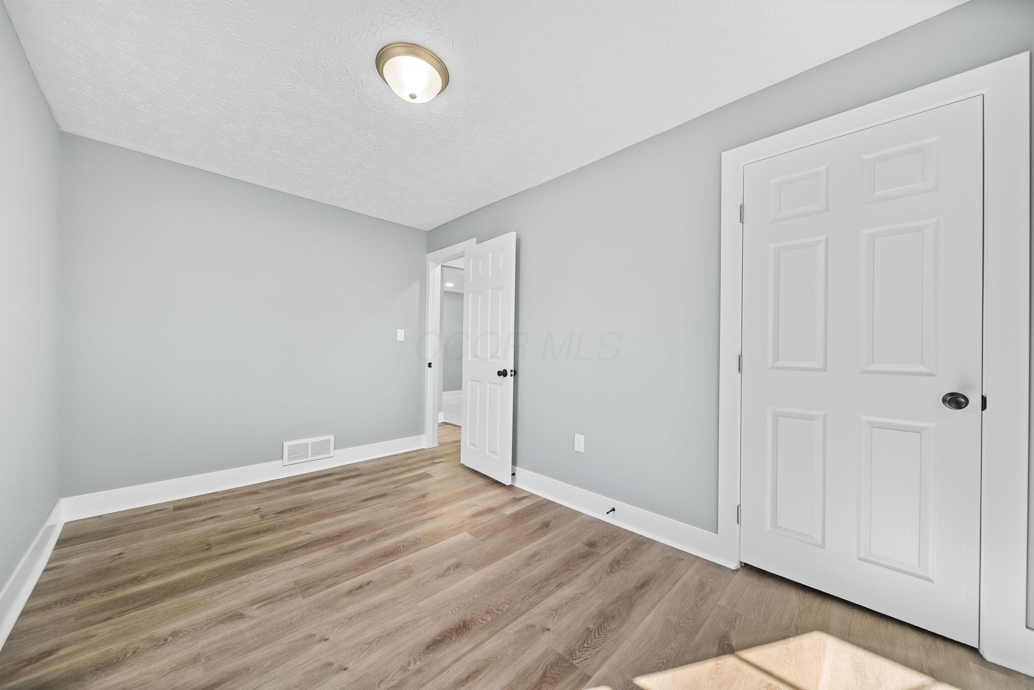 1885 Case Road Columbus, OH 43224 - Photo 26 of 63
