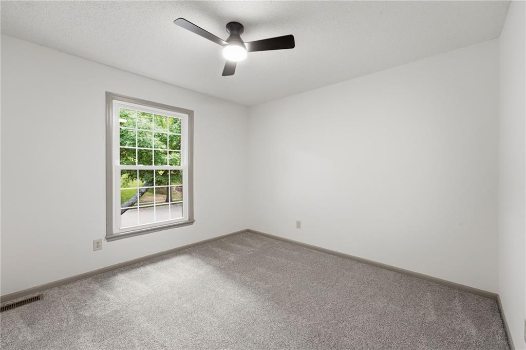 8009 Hallet Street Lenexa, KS 66215 - Photo 33 of 57