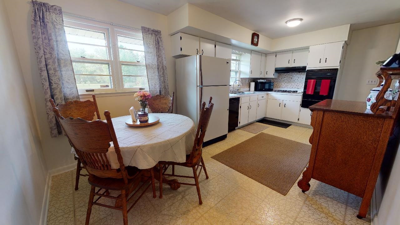 23573 Brick Road South Bend, IN 46628 - Photo 7 of 32 Gallery Image 7