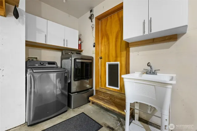 $859,950 | 1710 390th Street South, Roy, WA 98580