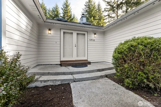 $859,950 | 1710 390th Street South, Roy, WA 98580