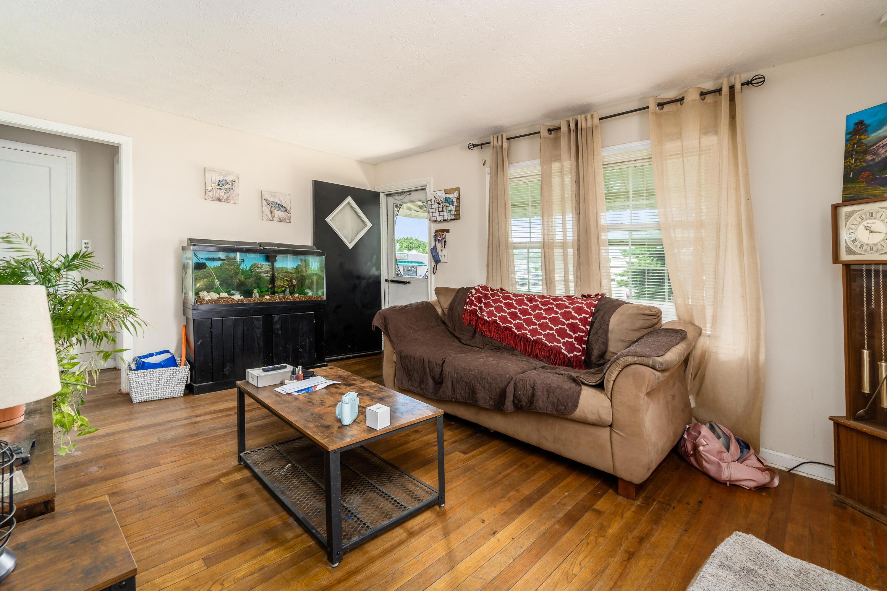 1807 Huy Road Columbus, OH 43224 - Photo 3 of 24 Gallery Image 3