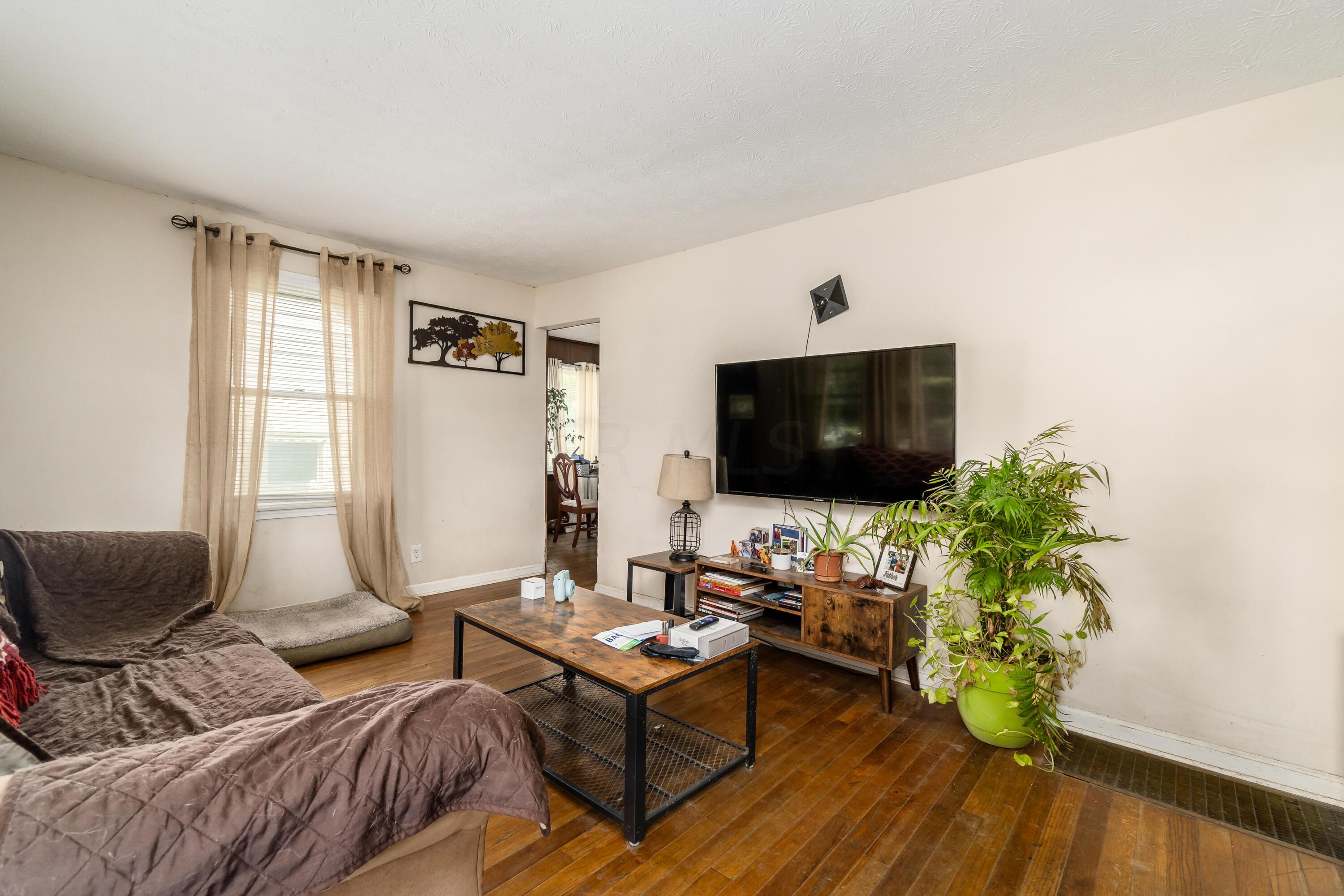 1807 Huy Road Columbus, OH 43224 - Photo 4 of 24 Gallery Image 4