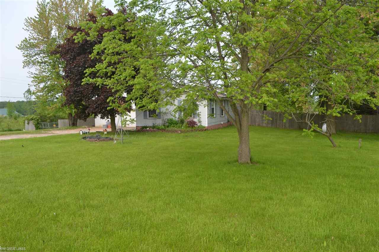 601 Memphis Ridge Road Memphis, MI 48041 - Photo 3 of 16 31382111-2.JPG