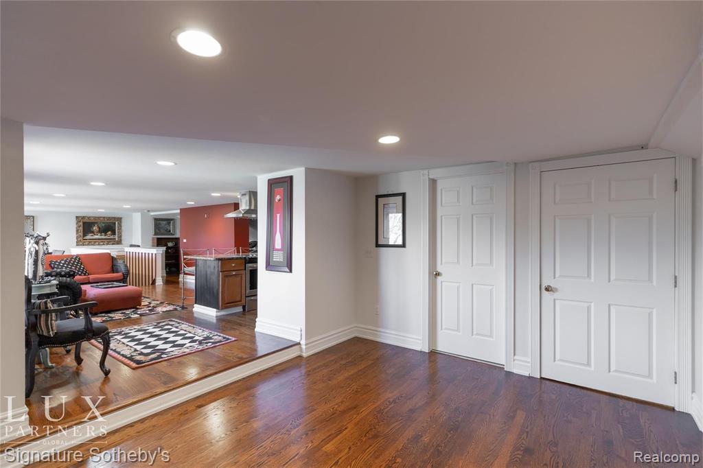 563 Shelden Road Grosse Pointe Shores, MI 48236 - Photo 22 of 25