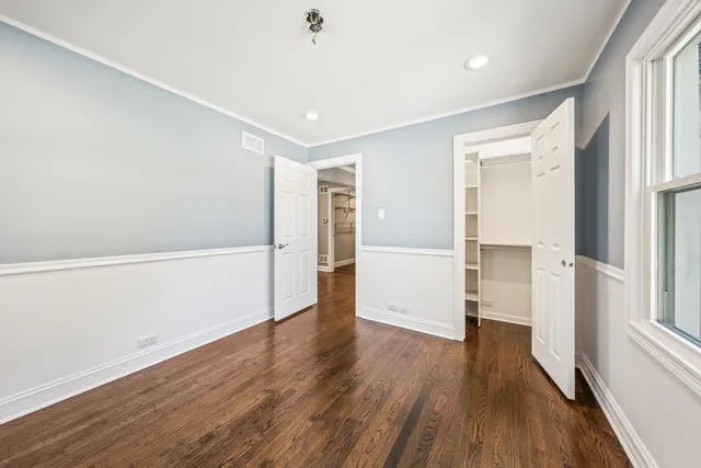 $364,900 | 9725 Normandy Avenue, Oak Lawn, IL 60453