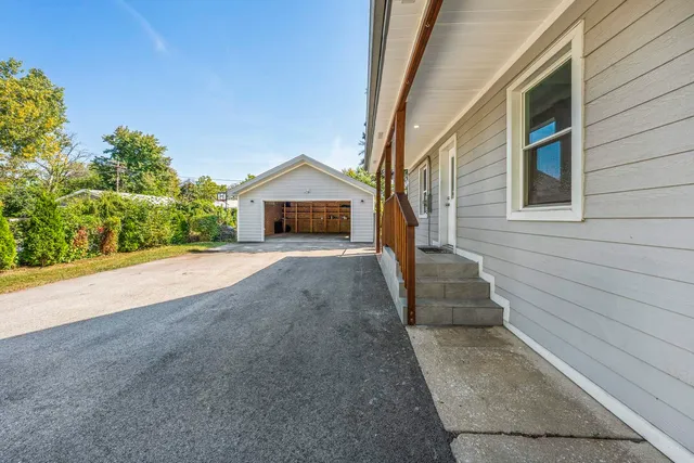 $364,900 | 9725 Normandy Avenue, Oak Lawn, IL 60453