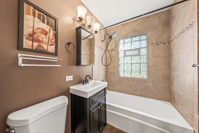 $364,900 | 9725 Normandy Avenue, Oak Lawn, IL 60453