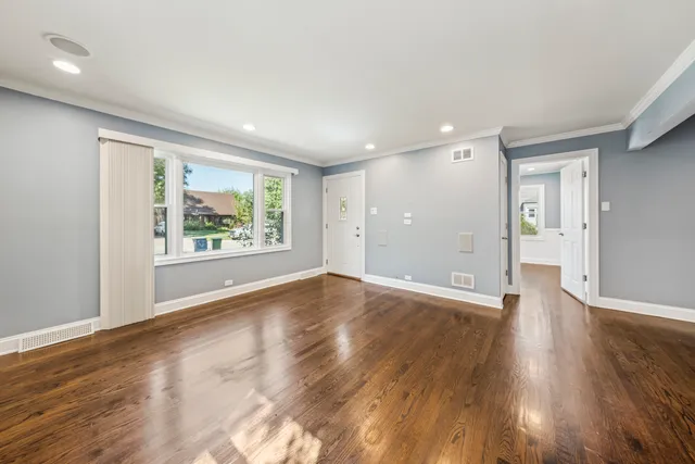 $364,900 | 9725 Normandy Avenue, Oak Lawn, IL 60453