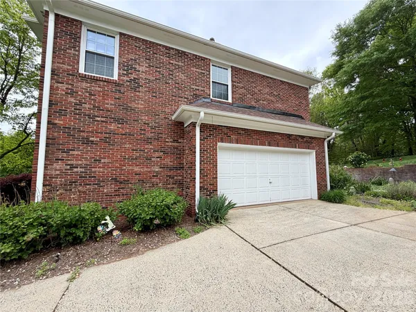 $635,000 | 5954 Rathlin Court Northwest, Concord, NC 28027