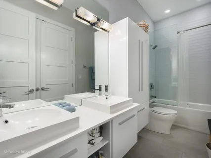 $1,699,900 | 1844 West Erie Street, Chicago, IL 60622