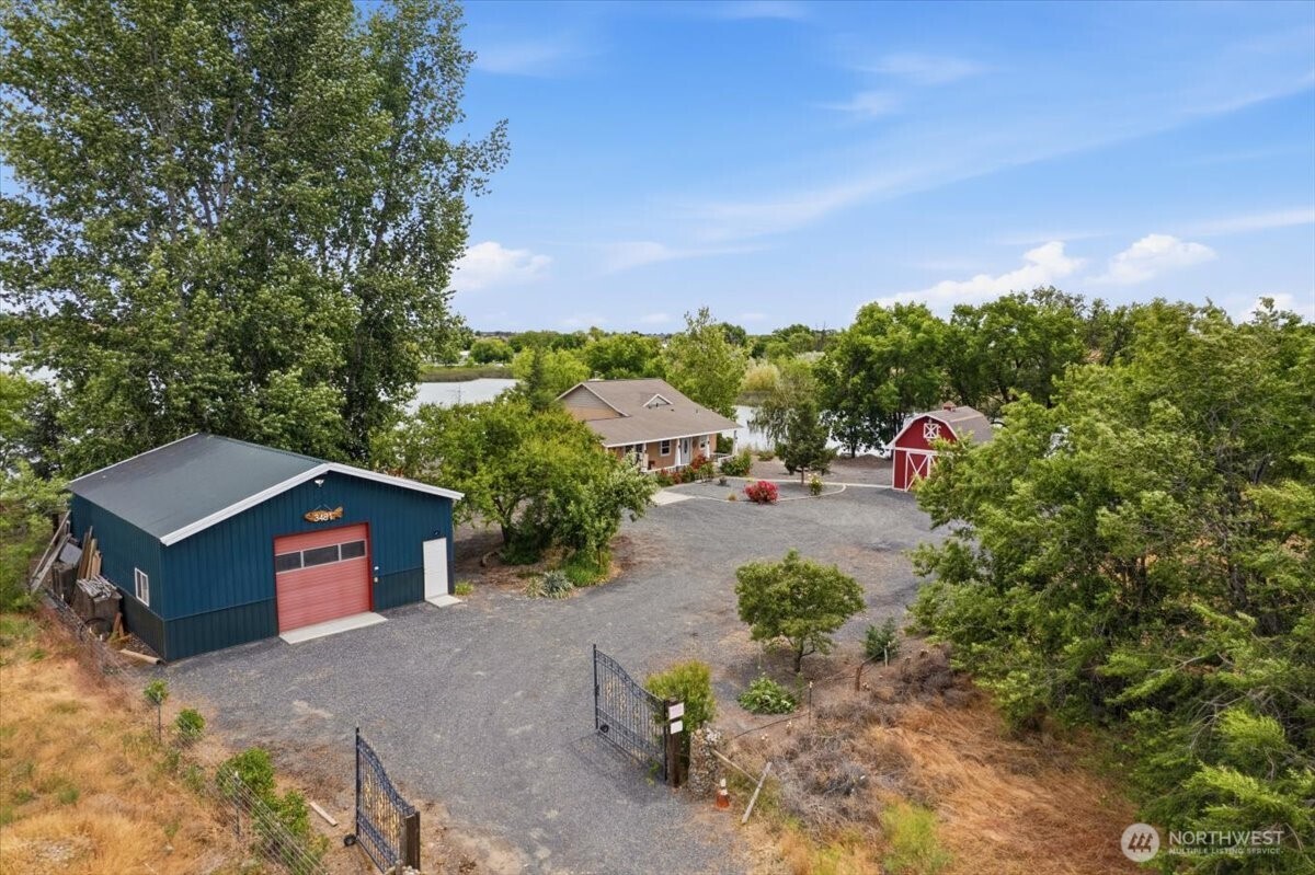 3481 Valley Road Northeast Moses Lake, WA 98837 - Photo 5 of 40