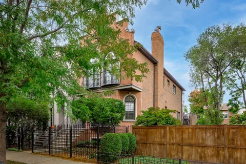 $1,390,000 | 2320 West Charleston Street, Chicago, IL 60647