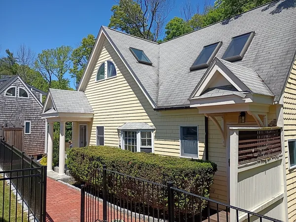 $3,400 | 106 R Main Street, Newbury, MA 01922