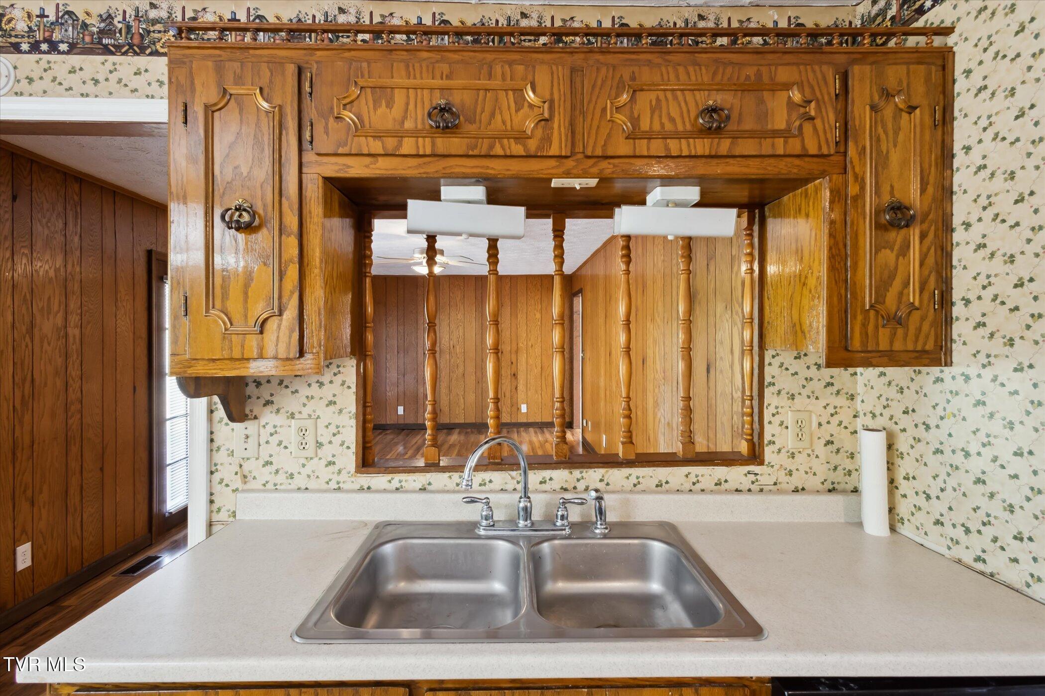 233 Lucy Road Kingsport, TN 37660 - Photo 12 of 40 15-233-Lucy-Rd-Kingsport-TN-37660-Window
