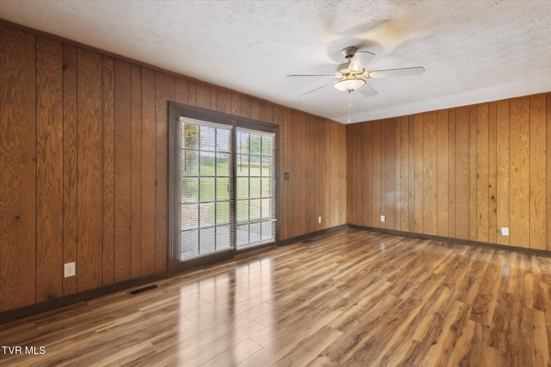 233 Lucy Road Kingsport, TN 37660 - Photo 13 of 40 16-233-Lucy-Rd-Kingsport-TN-37660-Window
