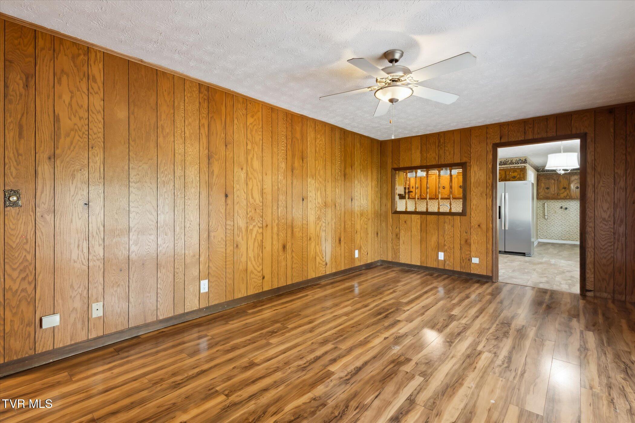 233 Lucy Road Kingsport, TN 37660 - Photo 14 of 40 17-233-Lucy-Rd-Kingsport-TN-37660-Window