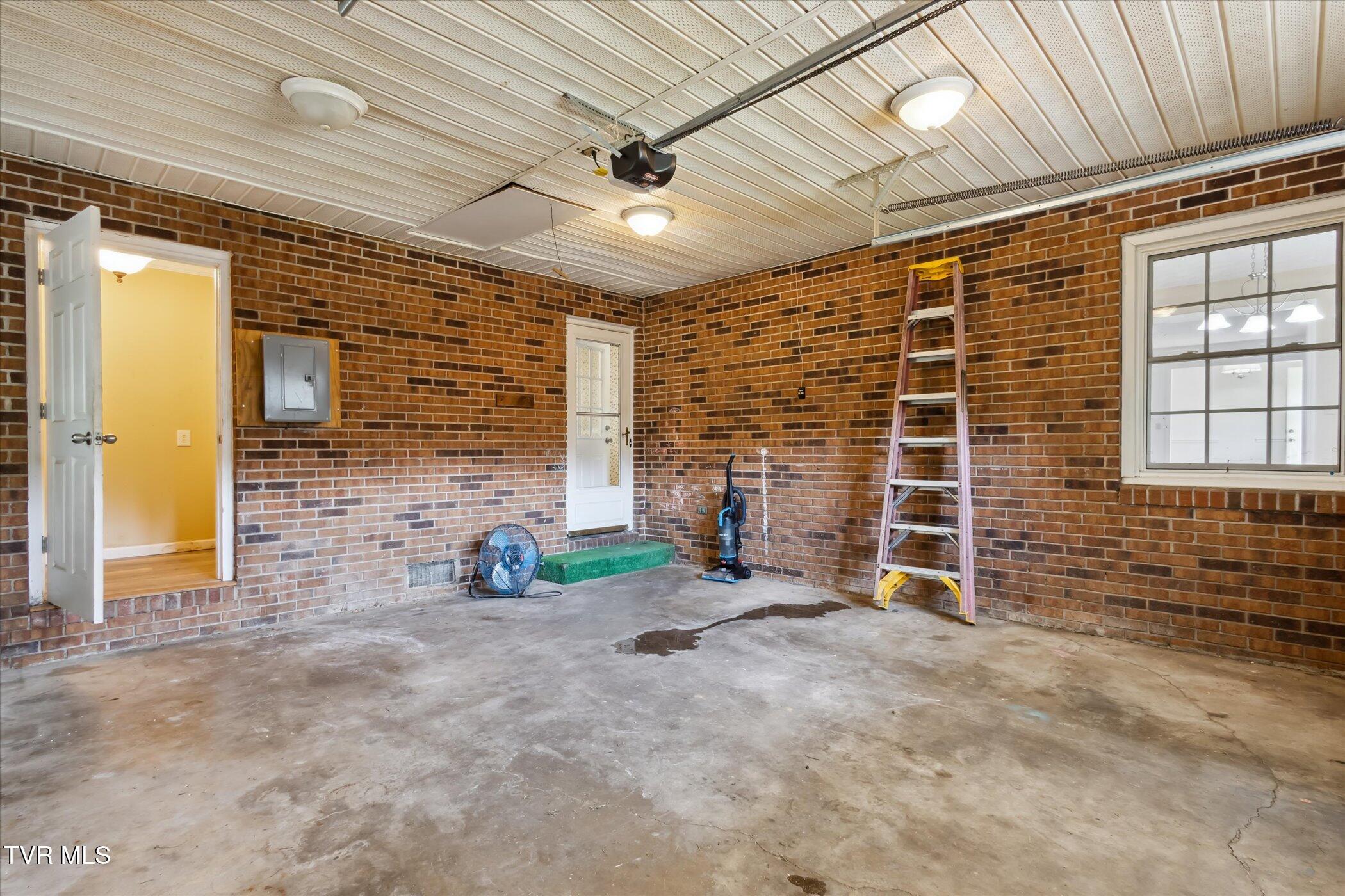 233 Lucy Road Kingsport, TN 37660 - Photo 26 of 40 31-233-Lucy-Rd-Kingsport-TN-37660-Window
