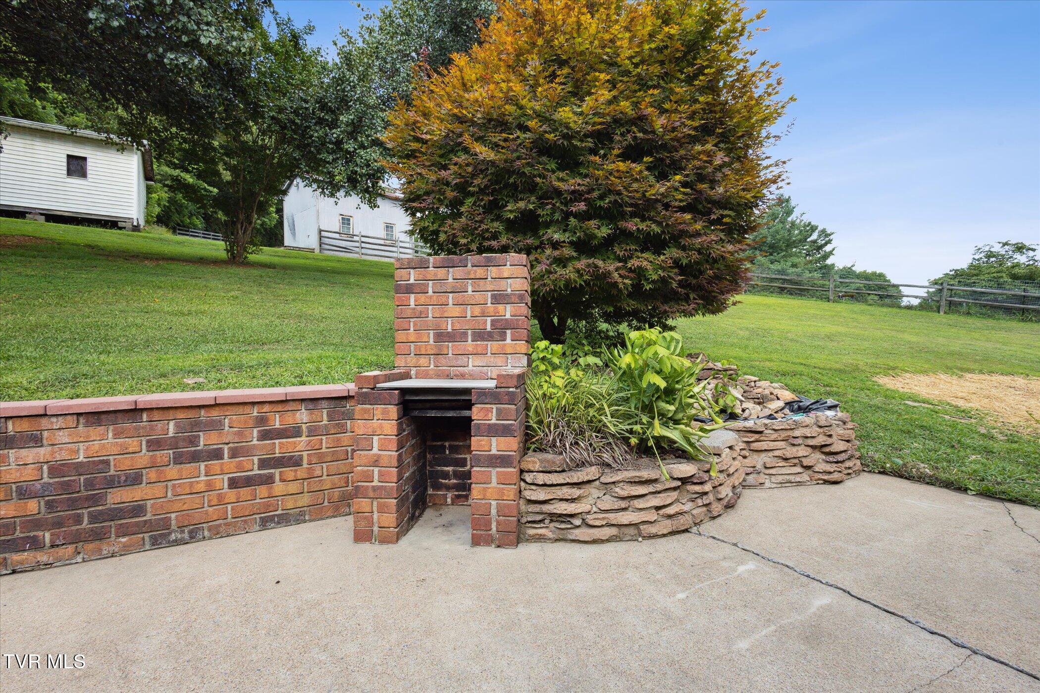 233 Lucy Road Kingsport, TN 37660 - Photo 29 of 40 32-233-Lucy-Rd-Kingsport-TN-37660-Window
