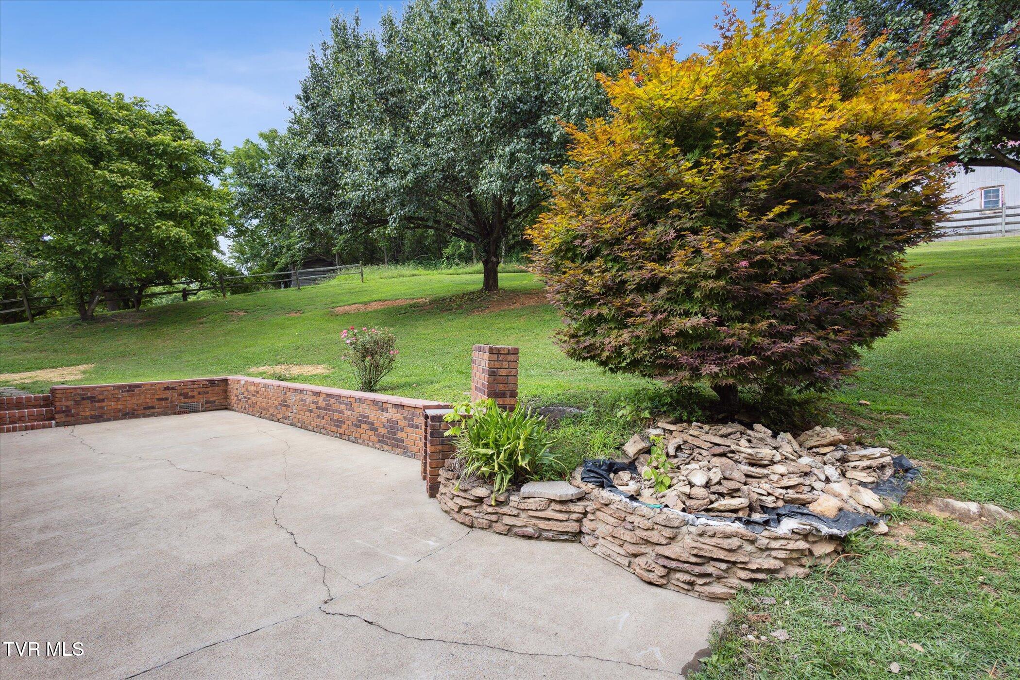 233 Lucy Road Kingsport, TN 37660 - Photo 30 of 40 33-233-Lucy-Rd-Kingsport-TN-37660-Window