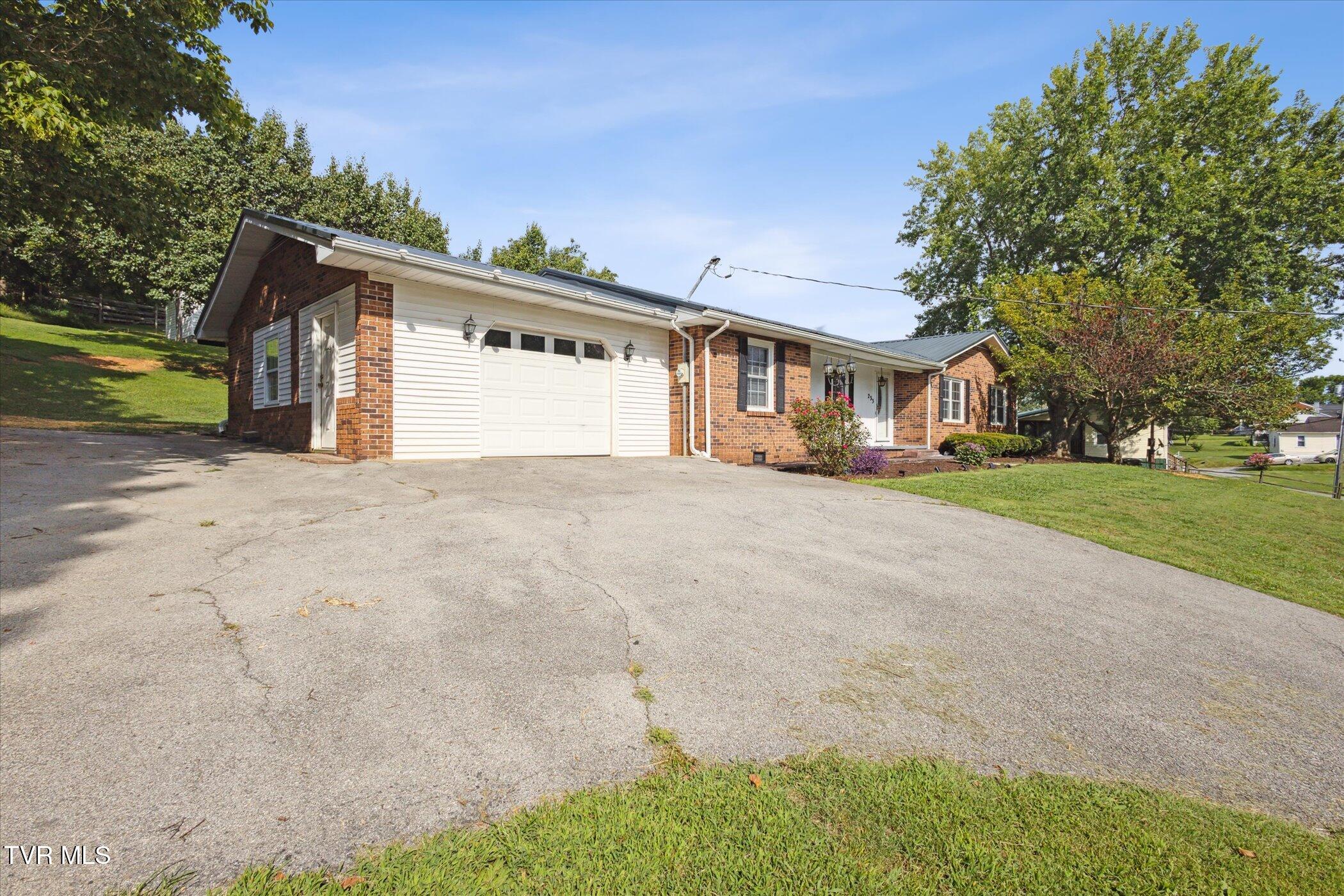 233 Lucy Road Kingsport, TN 37660 - Photo 34 of 40 02-233-Lucy-Rd-Kingsport-TN-37660-Window