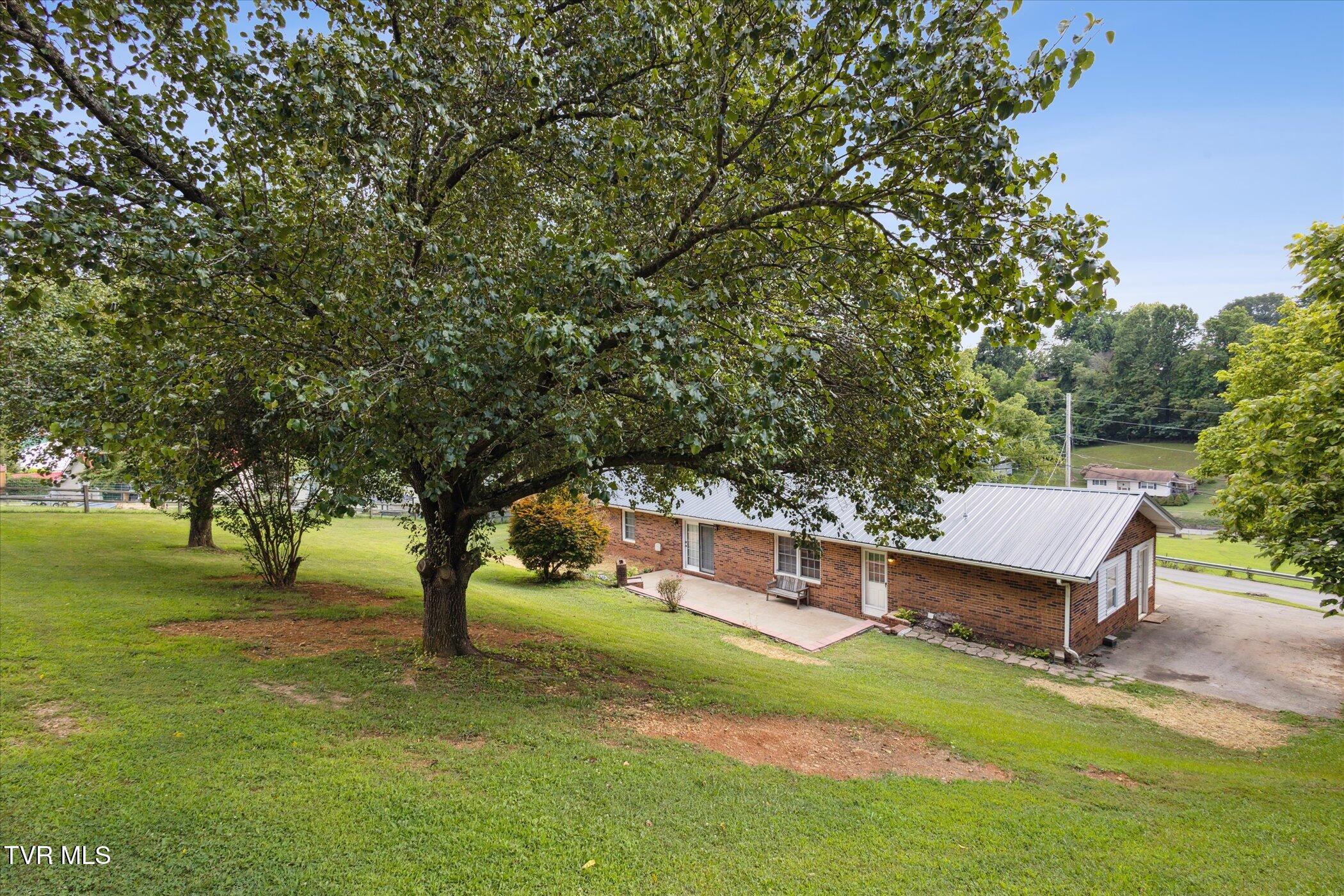 233 Lucy Road Kingsport, TN 37660 - Photo 37 of 40 37-233-Lucy-Rd-Kingsport-TN-37660-Window