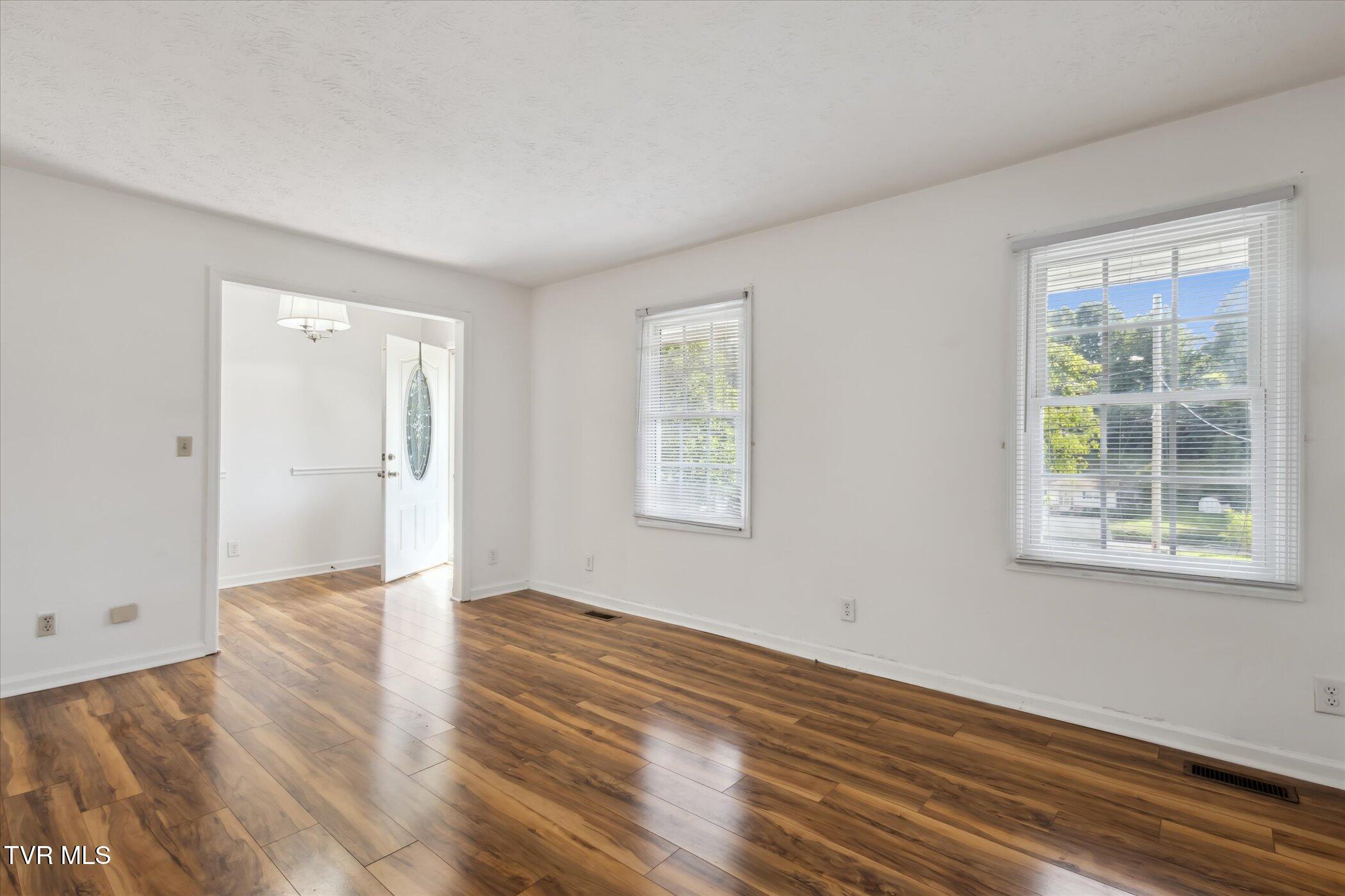 233 Lucy Road Kingsport, TN 37660 - Photo 5 of 40 08-233-Lucy-Rd-Kingsport-TN-37660-Window