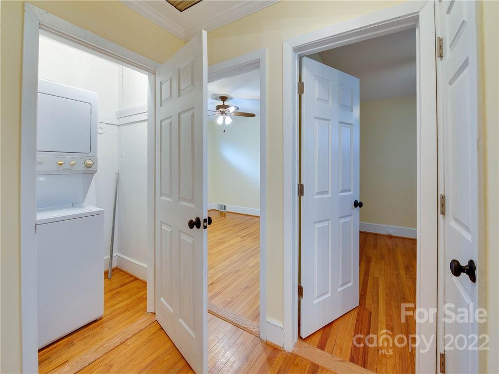 1007 Andover Road, Unit A3 Charlotte, NC 28211 - Photo 29 of 38 a bathroom with a tub and shower