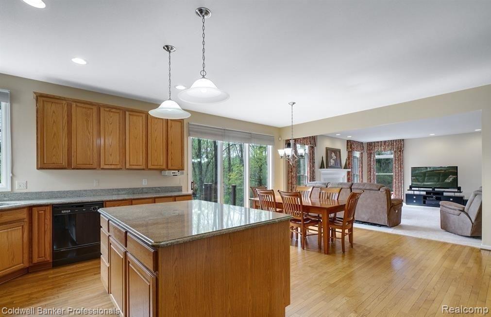 60911 Pennington Way Rochester, MI 48306 - Photo 17 of 28 16.jpg