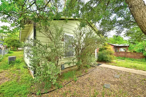 $625,000 | 1710 Holly Street, Austin, TX 78702