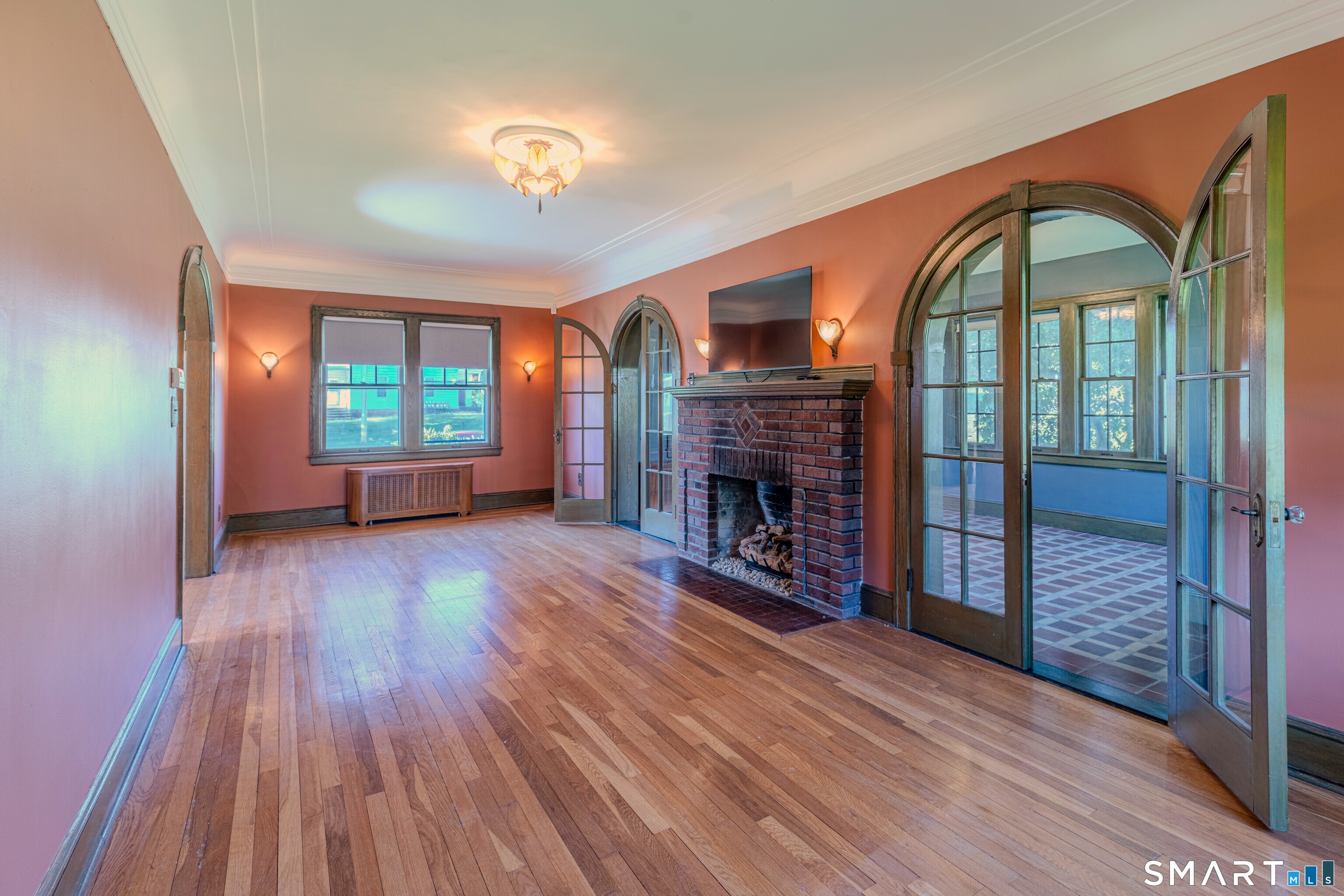 46 Bretton Road Middletown, CT 06457 - Photo 3 of 40