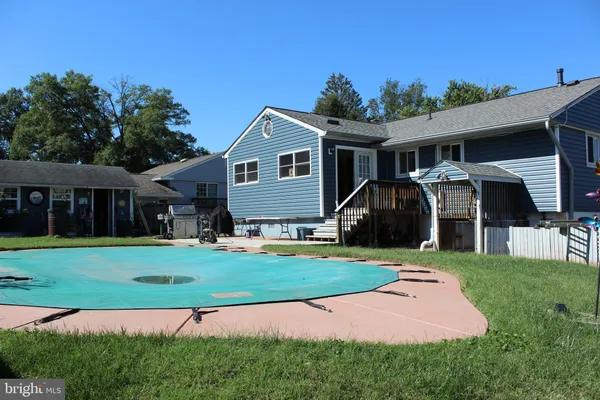 $699,900 | 418 Florida Avenue, Herndon, VA 20170