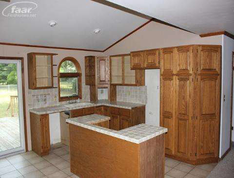 1232 South Vassar Road Burton, MI 48509 - Photo 2 of 27 20152652-1.JPG