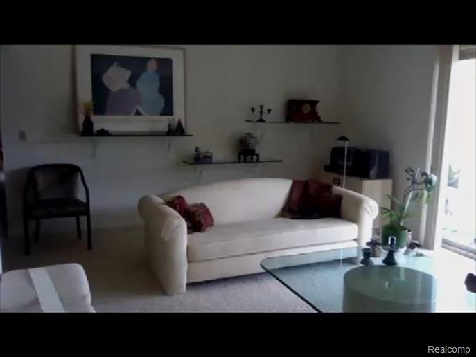 29620 Middlebelt Road, Unit 1903 Farmington, MI 48334 - Photo 10 of 11 Living Room