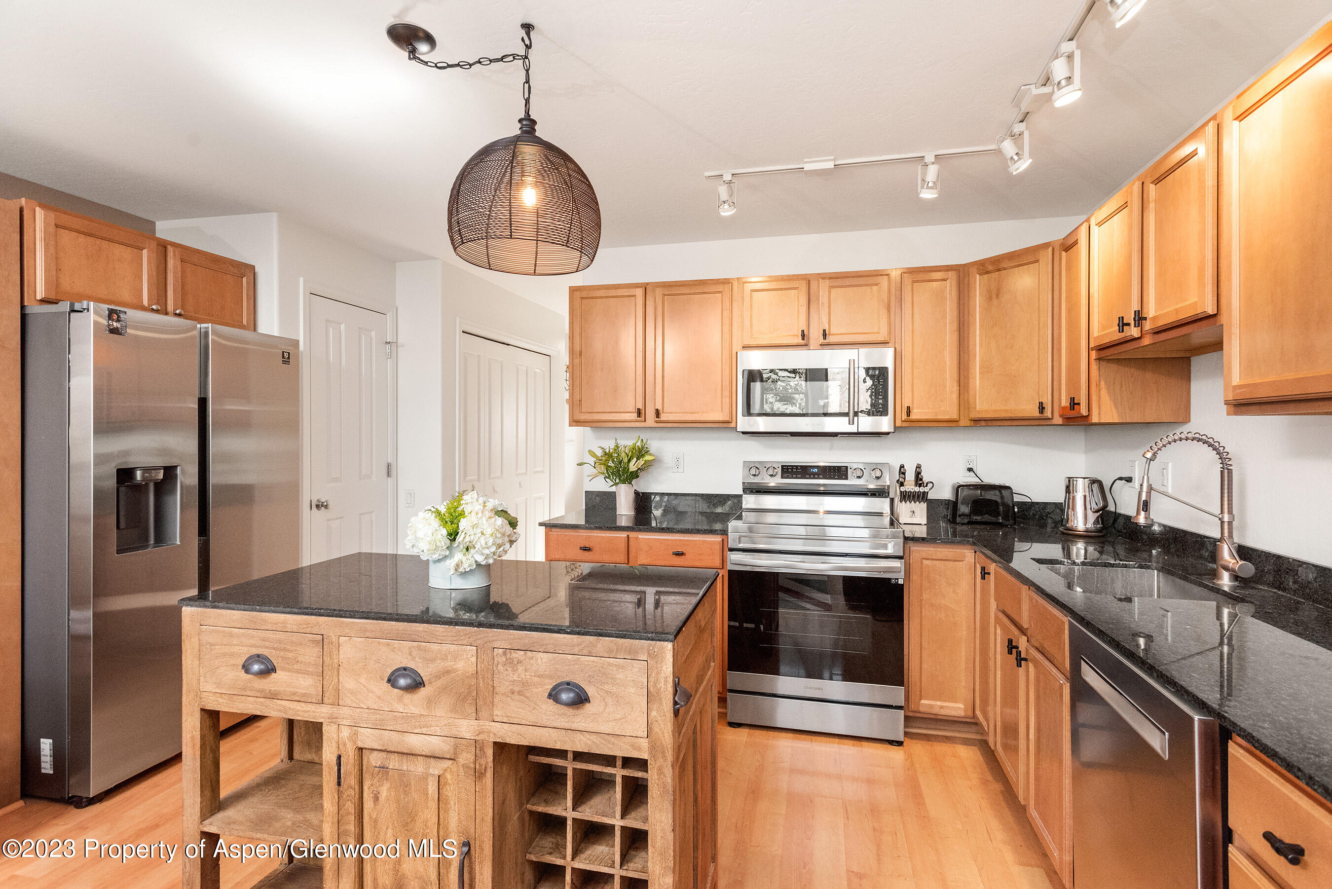 504 Lakeside Drive Basalt, CO 81621 - Photo 5 of 16 kitchen 3