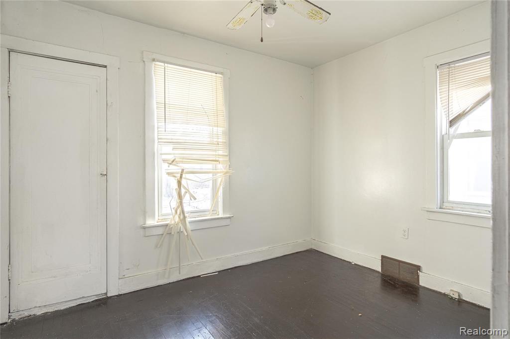 6050 Evergreen Road Detroit, MI 48228 - Photo 12 of 24