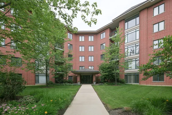 $370,000 | 865 East 22nd Street, Unit 222B, Lombard, IL 60148