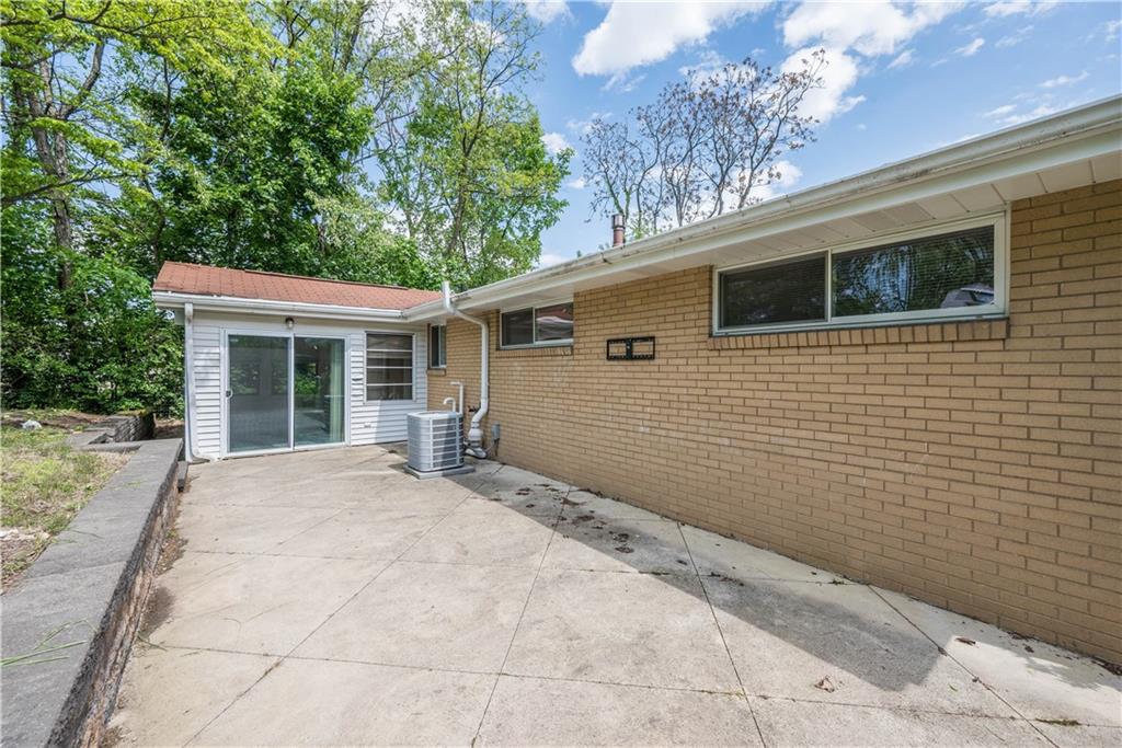 1565 Cathell Road Pittsburgh, PA 15236 - Photo 24 of 27 Summer fun awaits!
