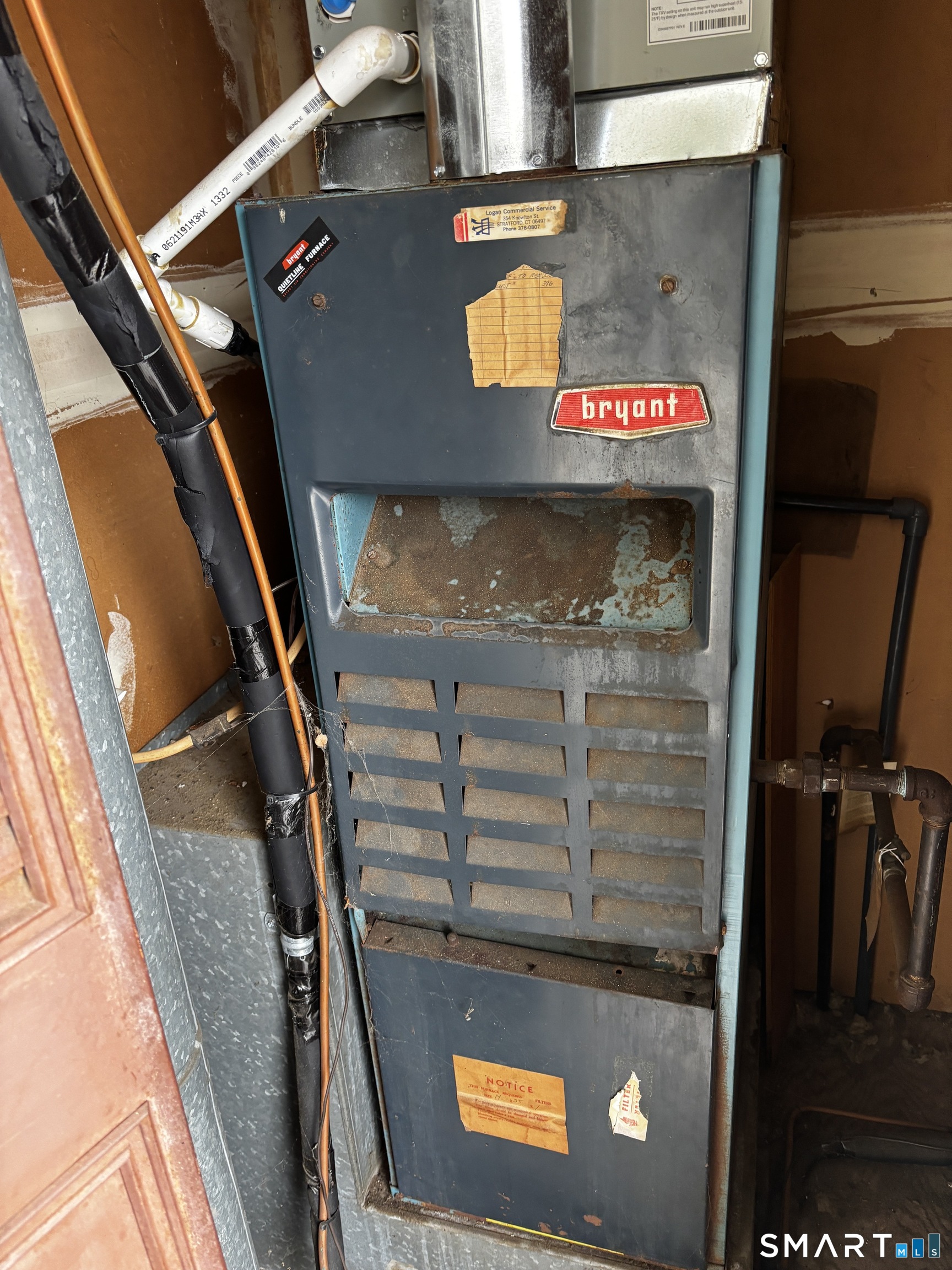 50 Greenhouse Road, Unit 33C Bridgeport, CT 06606 - Photo 32 of 33 a close view of water heater