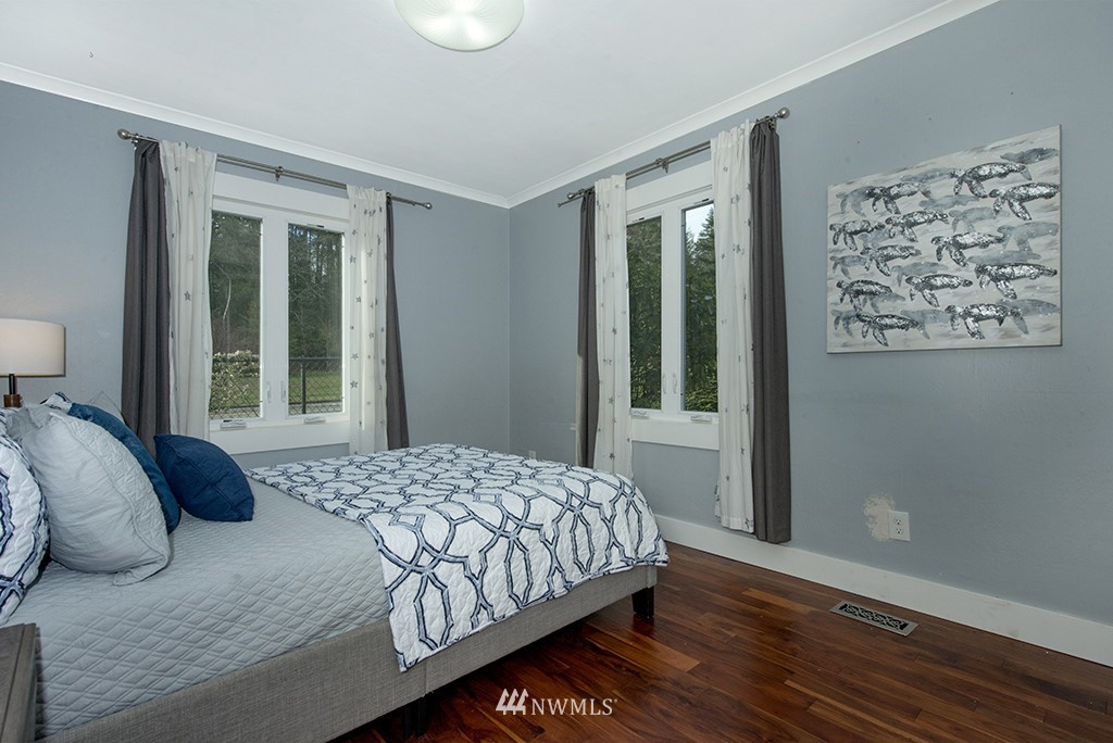 4474 Southwest Kenyon Place Seattle, WA 98136 - Photo 11 of 21 Gallery Image 11