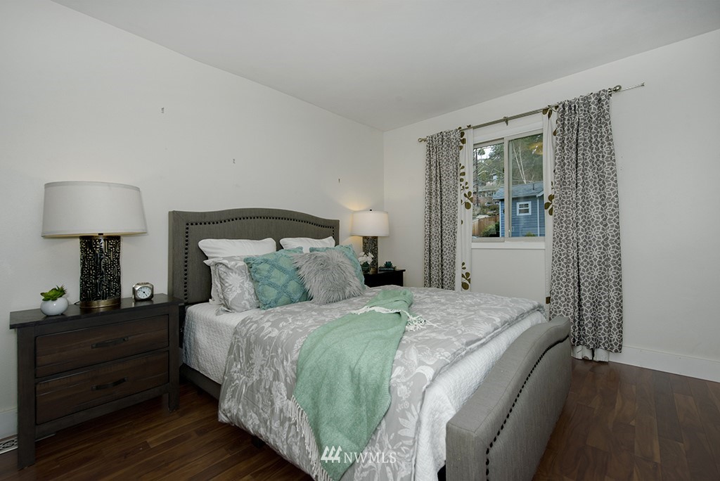 4474 Southwest Kenyon Place Seattle, WA 98136 - Photo 12 of 21 Gallery Image 12