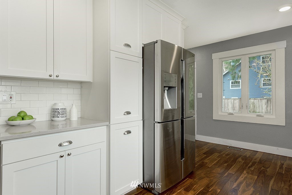 4474 Southwest Kenyon Place Seattle, WA 98136 - Photo 6 of 21 Gallery Image 6