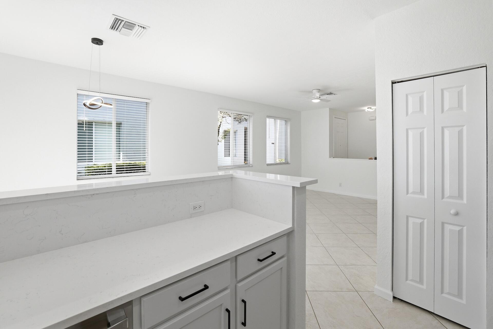 3068 Laurel Ridge Circle Riviera Beach, FL 33404 - Photo 10 of 32 0H8A4922