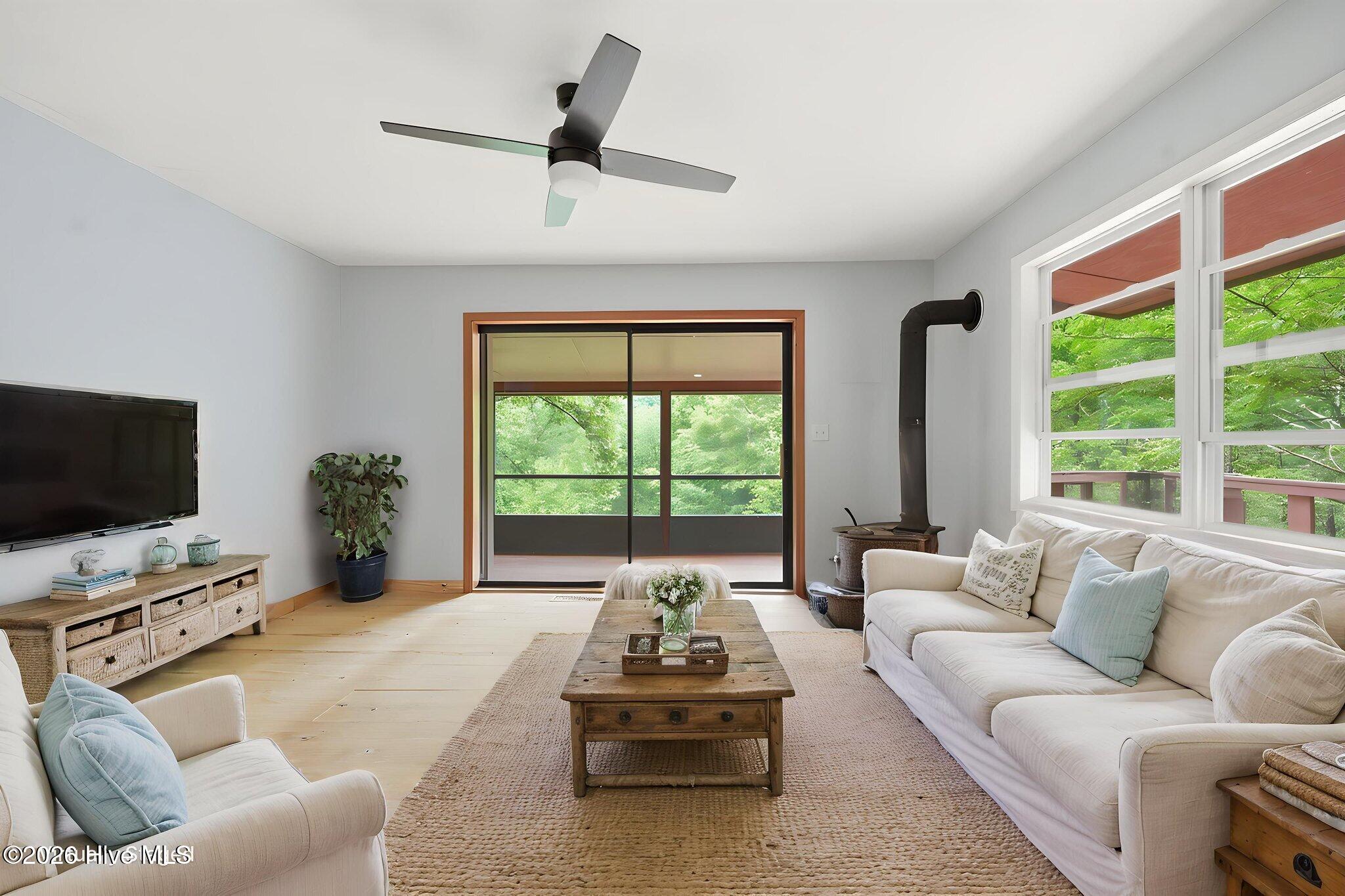 158 Mountain Stream Road Murphy, NC 28906 - Photo 12 of 40 12-web-or-mls-VDR_1278 virtually staged