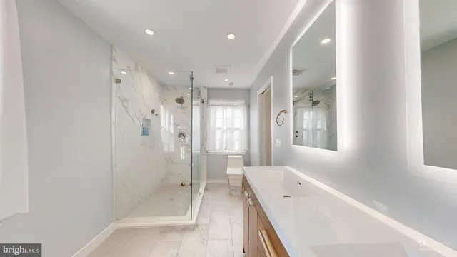 $3,900 | 2228 McLean Park Road, Falls Church, VA 22043