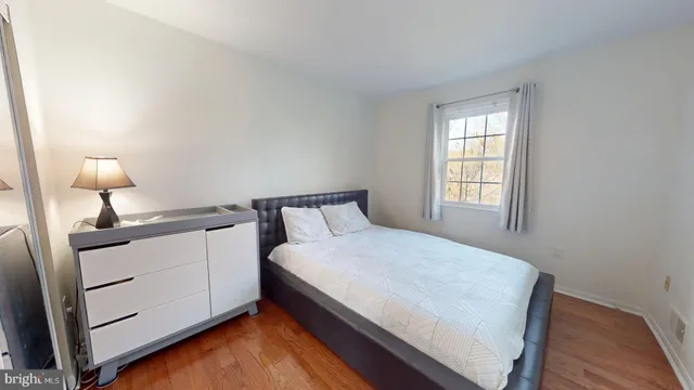 $3,900 | 2228 McLean Park Road, Falls Church, VA 22043