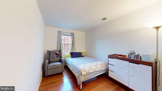 $3,900 | 2228 McLean Park Road, Falls Church, VA 22043